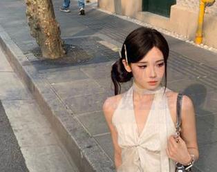 果团网 – 酸酱兔全套丝袜图包：一场关于美与艺术的视觉盛宴.txt