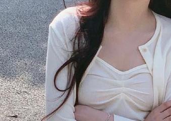梦丝女神 – 全套刘诺双人写真：从构图到情感，她的镜头下你能看到什么？.txt