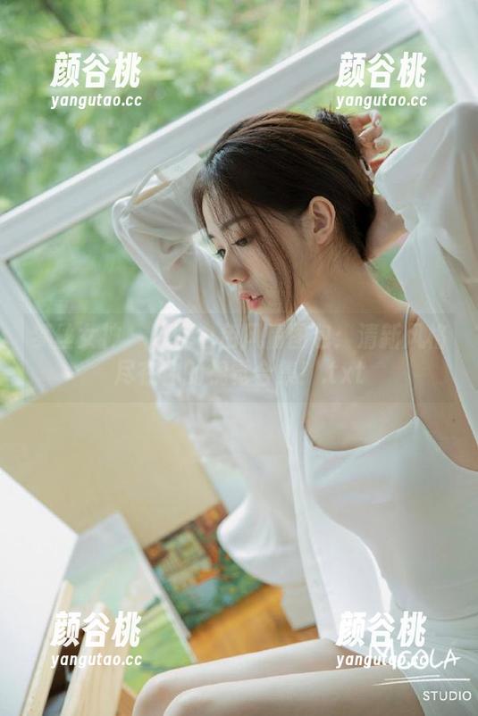 梦丝女神 - 晓晓白色风情图包：清新风格尽在你的视觉合集！.txt