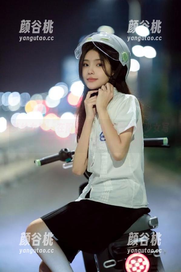 梦丝女神 - 在阳光下：香萱的网球少女写生活动与作品精彩瞬间.txt