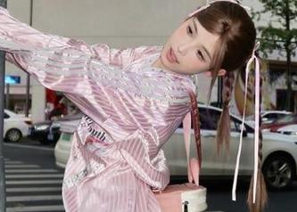 森萝财团 – Aika夏天的写真精选：图包中藏着无数温暖与美好的夏日回忆！.txt