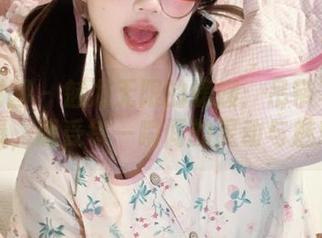 森萝财团 – 魅力无限的媛媛：吊带写真美图合辑，感受每一瞬间的灵动与魅惑.txt