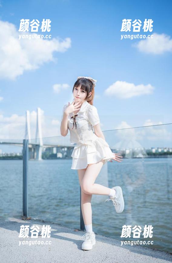 森萝财团 - 她的纯白魅力：甜米精选写真作品，令人心动的视觉盛宴.txt