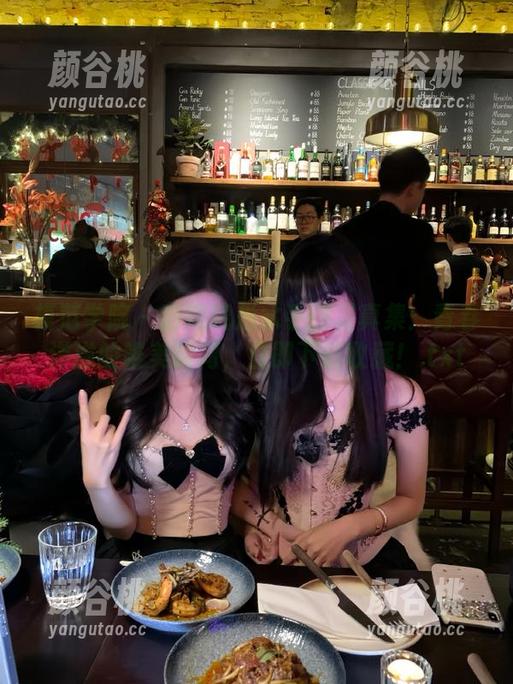 模范学院 - 甜筒晓彤水手服写真集：青春洋溢的唯美瞬间，立即下载收藏！.txt