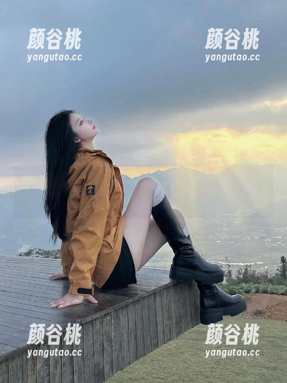 模范学院 - 草莓兔兔最新厨娘作品集：用照片讲述美食与温暖的故事.txt