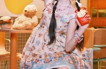 模范学院 – 高清资源中心：萌琪琪Irene的黑白写真，带你领略不一样的摄影风采！.txt