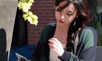 模范学院 – 下载韩子萱mm气质礼服写真集，把时尚美感带回家！.txt
