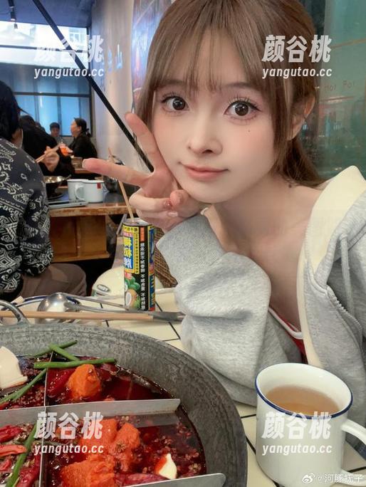 与河豚抚子共舞的小恶魔：必看的美图照片带你领略她的魅力.txt