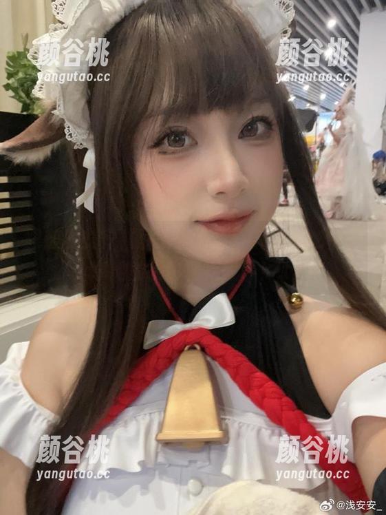 跟随浅安安，解锁巨峰葡萄COS的秘密，分享她的摄影幕后故事！.txt