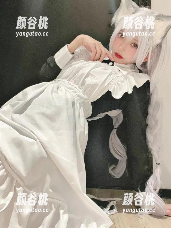感受清颜真德秀的魅力，阿狸护士cos写真中的细腻情感.txt