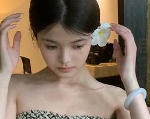 渡边早季Saki水手服写真，开启幻想与现实交织的新旅程.txt