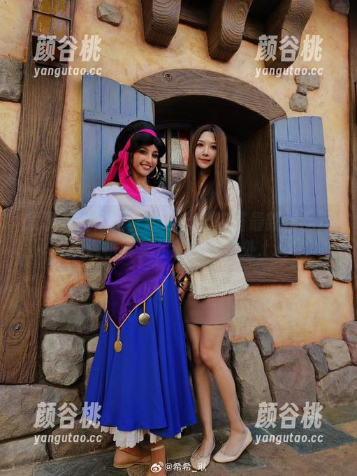 发现美的足迹：源纱希喵喵喵最新作品深度解析其美足的细腻之处.txt