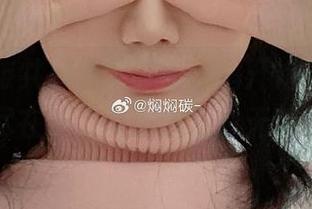 与焖焖碳共度日常时光，揭开她的cos幻想，尽在迷人图册中展现无遗。.txt