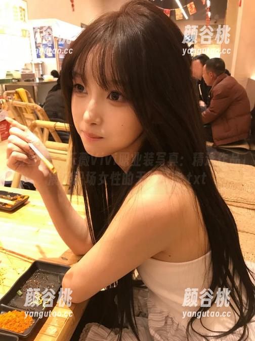 爱蜜社 - 乐薇Vivi职业装写真：精选作品展示职场女性的无限可能.txt