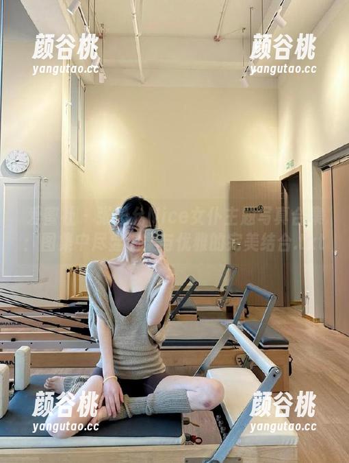爱蜜社 - 张思允Nice女仆主题写真合集：图集中尽显温柔与优雅的完美结合.txt