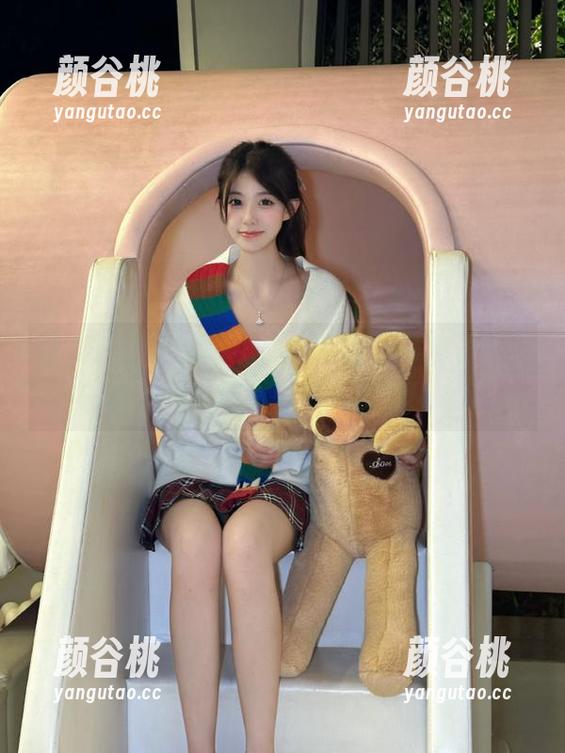 爱蜜社 - 泥鳅鳅邀你在线欣赏图集，夏天的阳光与青春活力尽收眼底！.txt