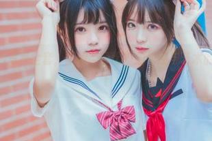 疯猫ss的双人写真全套，展现无可比拟的情感与艺术的完美结合.txt