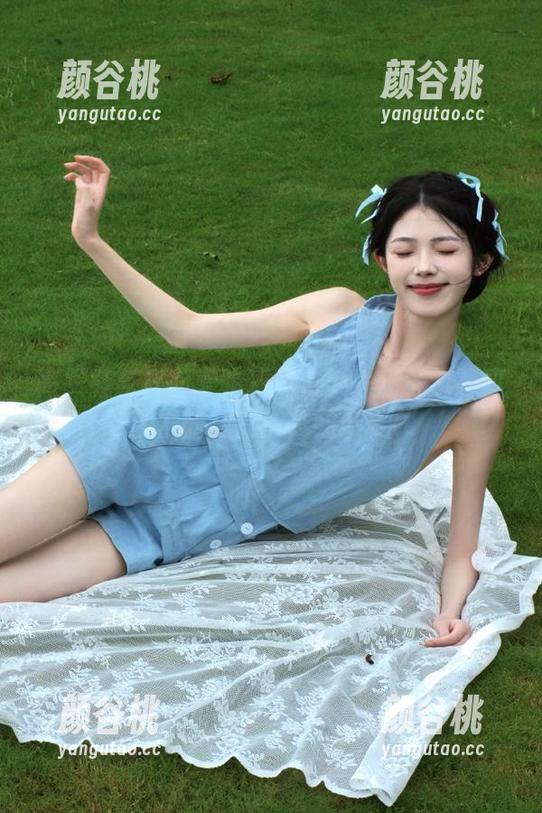 高跟鞋与白莉爱吃巧克力：一场关于写真艺术的视觉盛宴图册.txt
