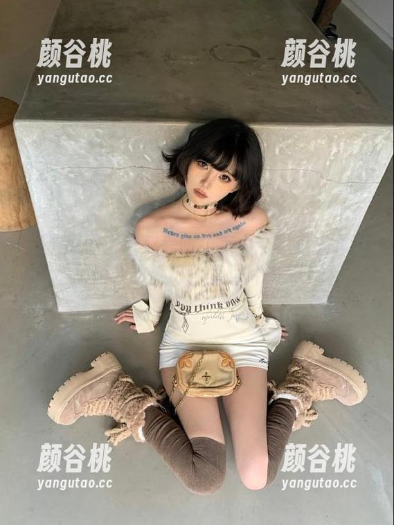 精选原图：白莉爱吃巧克力带你走进《霞沢美游》的梦幻世界照片欣赏.txt