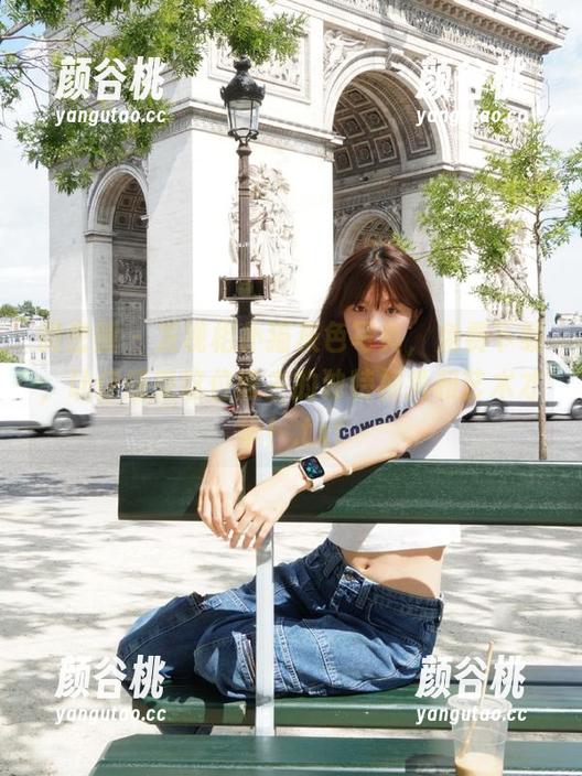 微密圈 - 发现相扑猫灰色写真，免费下载，让你感受这位博主的独特视角和艺术才华！.txt