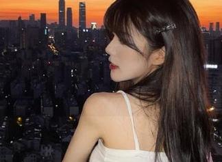 微密圈 – 办公室写真背后的禅雨儿Lynne：魅力与职场的完美结合壁纸.txt