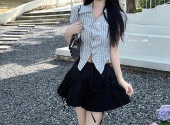 秀人网 – MARA酱全新上线：让我们一起探索JK写真资源的无穷魅力！.txt