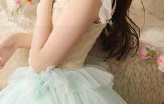 秀人网 – 精彩纷呈的MOON嘉依制服写真合集：每个角落都有故事可讲.txt