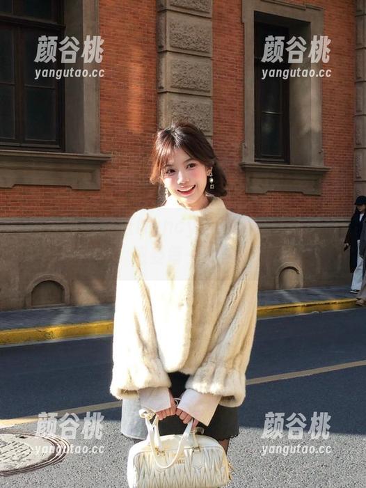 秀人网 - 走进Nancy小姿的镂空私房写真世界，感受每一帧的细腻.txt