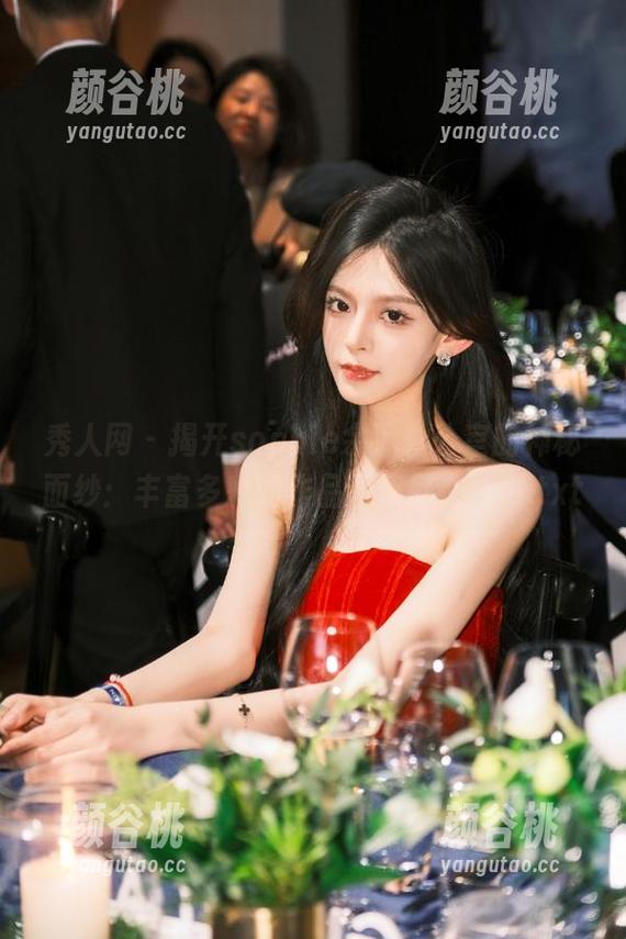 秀人网 - 揭开sophie余冰办公室的神秘面纱：丰富多彩的作品图集尽在其中.txt