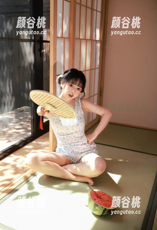 秀人网 - 温柔风暴来袭，九千柒柒全套图片瞬间撩到你的心！.txt