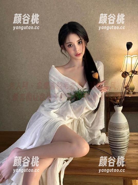 秀人网 - 余虞酱的毛衣美图犹如春风，清新套图让你每天都充满好心情哦！.txt