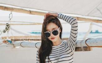 秀人网 – 在冯木木LRIS的丝袜写真世界中，发现绝美壁纸灵感.txt