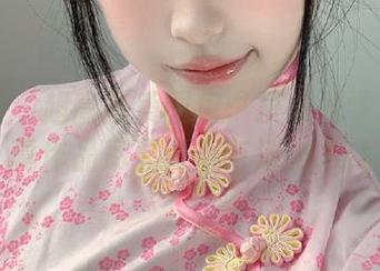 秀人网 – 超高画质图包：凌希儿学姐的写真作品尽显青春与活力.txt