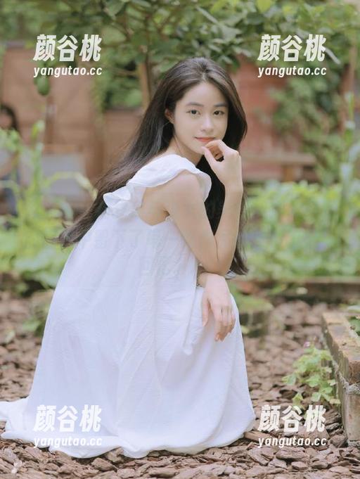 秀人网 - 初梦瑶与少女的美好契约，在她的图库中留下了每一幅作品的独特印记与回忆。.txt