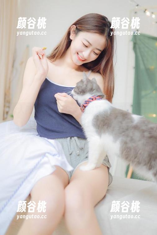 秀人网 - 奶喵喵与女友的写真故事，精彩图包让每个瞬间都生动.txt