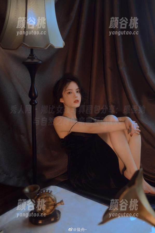 秀人网 - 娜比女孩写真图包分享：感受她与自然之间的亲密互动.txt