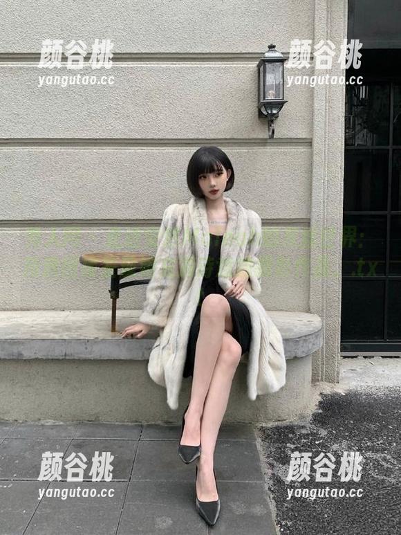 秀人网 - 走进安然Maleah的灰丝世界：精选图库呈现她充满诗意的摄影作品。.txt