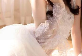秀人网 – 安然的校服写真全集：青春气息中的天真与率性.txt