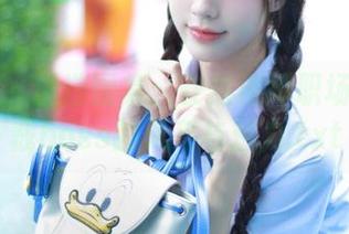 秀人网 – 精选图集：安然演绎职场霸道总裁boss的风采与魅力.txt