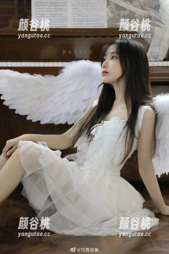 秀人网 - 捕捉安然maleah最新美图，绽放魅惑网袜身姿的无尽诱惑.txt