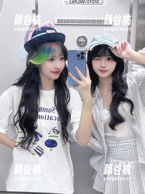 秀人网 - 与小肉肉咪女王共赴高清写真之旅，分享无限惊艳.txt