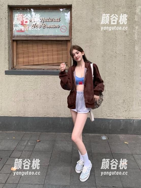 秀人网 - 当岁小岁遇见红裙，图库资源散发出无尽的优雅魅力.txt