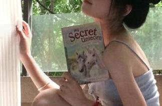 秀人网 – 网盘开放！李七喜女孩写真合集，感受视觉盛宴！.txt