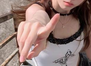 秀人网 – 穿梭于网盘与现实之间，林昔予yorki双人写真奉献视觉盛宴的完美时光！.txt