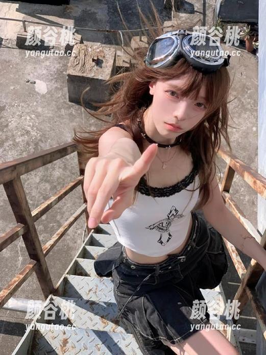 秀人网 - 穿梭于网盘与现实之间，林昔予yorki双人写真奉献视觉盛宴的完美时光！.txt