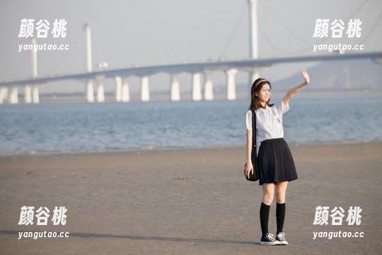 秀人网 - 免费下载林煊煊拍摄的纯白类写真，绽放自然清新的气息.txt