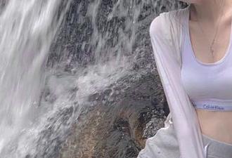 秀人网 – 甜白酱学妹新图包更新，展示她的多样风格与魅力！.txt