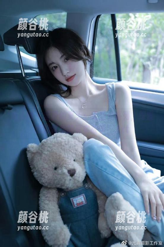 秀人网 - 蓝夏的夏天：无圣光系列，探索原图背后的真实故事！.txt
