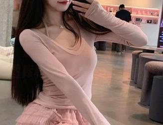秀人网 – 金小依的制服写真系列，让你尽享多样图库和丰富资源的双重美感！.txt