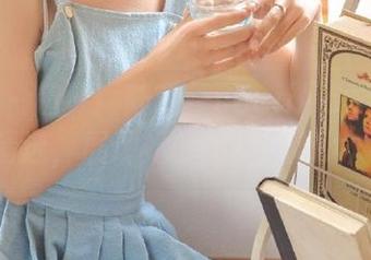 秀人网 – 超赞！陆萱萱cecillia学妹写真精选，展现她的别样风格.txt